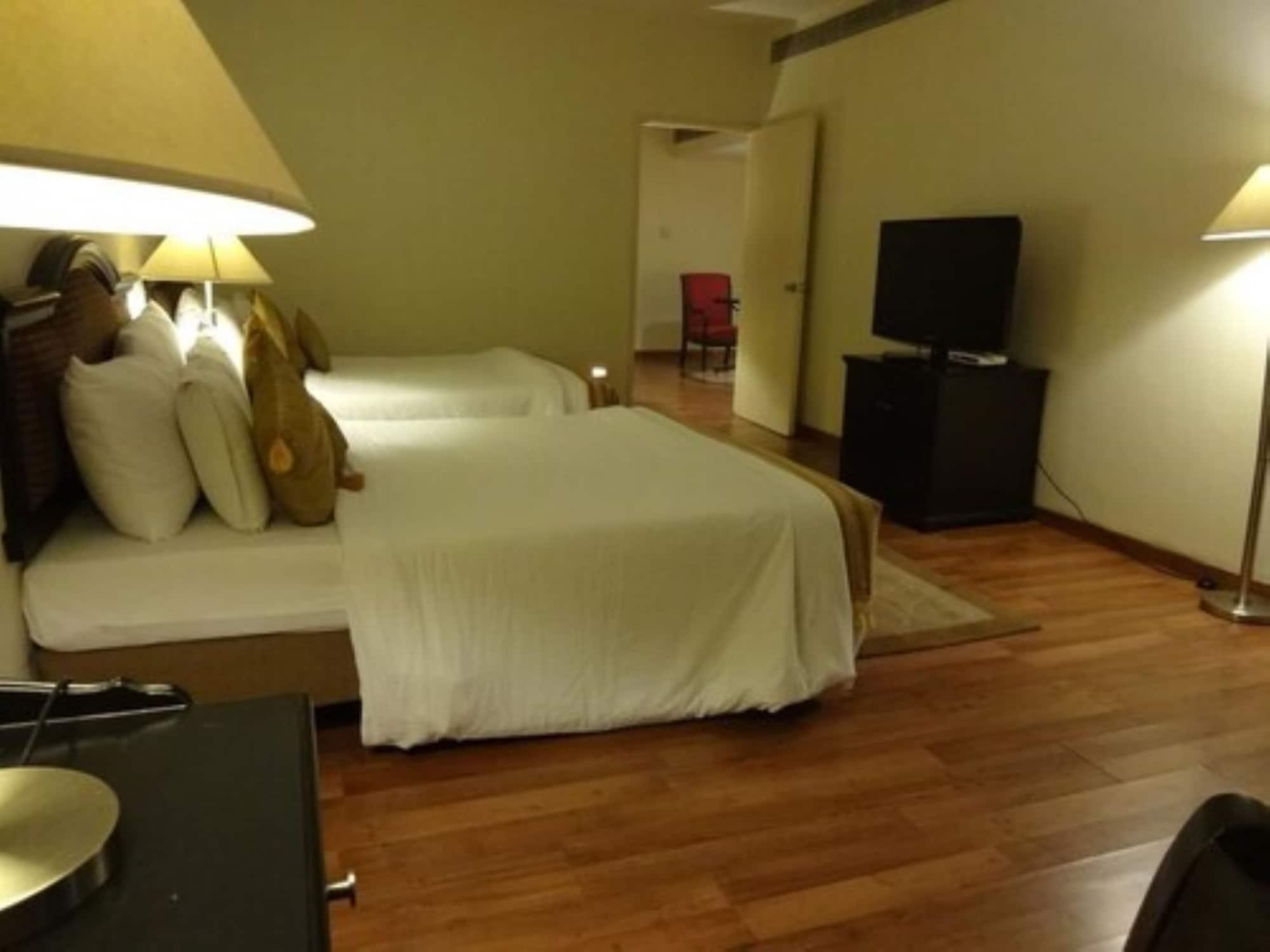 Minerva Grand Secunderabad Hotel Haiderabad Buitenkant foto