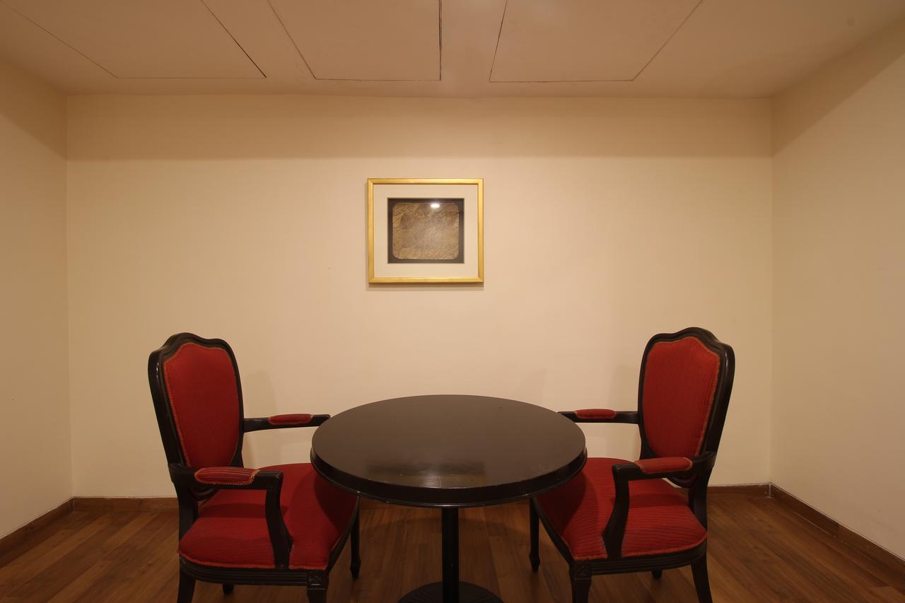 Minerva Grand Secunderabad Hotel Haiderabad Buitenkant foto
